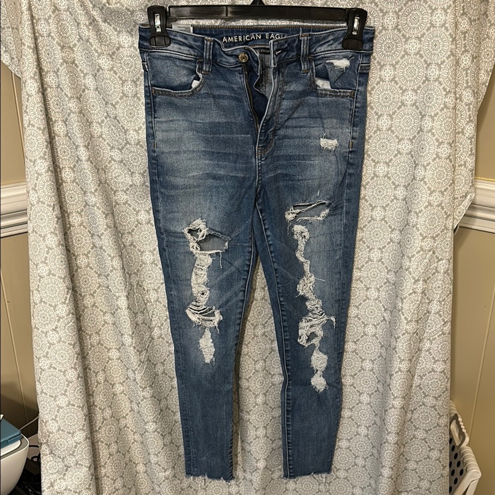 American Eagle Outfitters Women's Distressed Blue Jeans